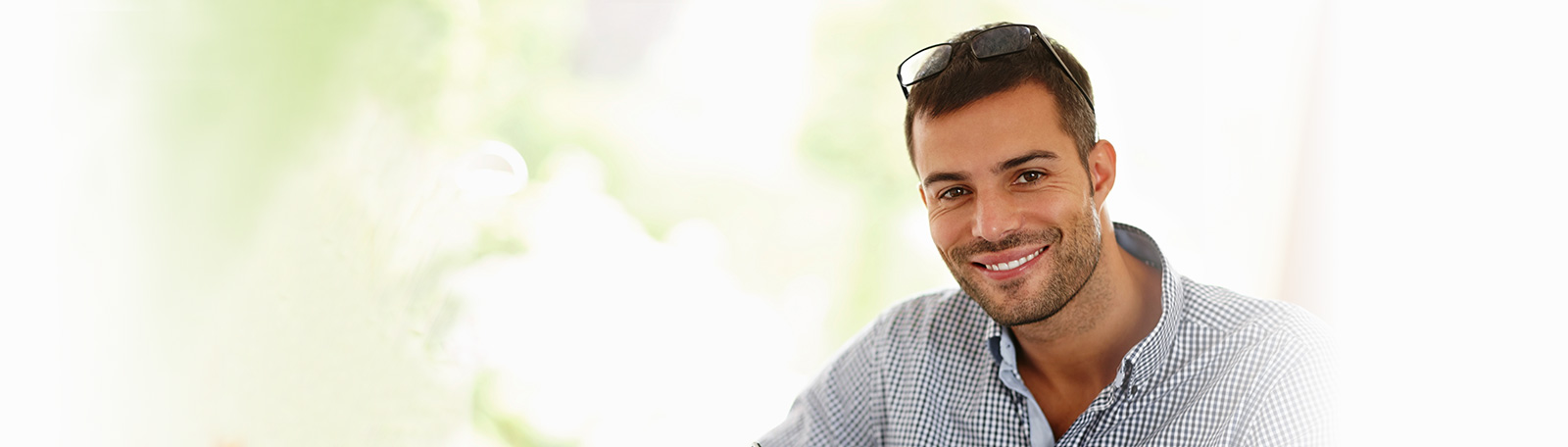 Single Italian man smiling